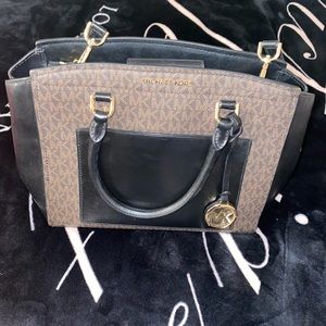 Michael Kors logo purse!